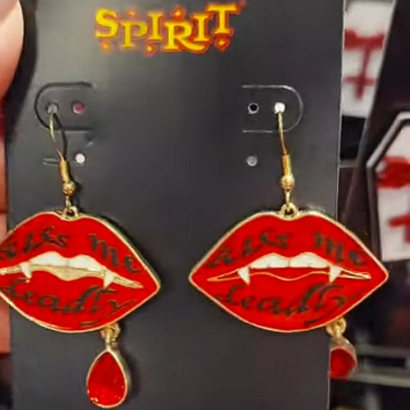 Spirit Halloween Women's Red Kiss Me Deadly Dangle Vampire teeth lips Earrings - Picture 6 of 6